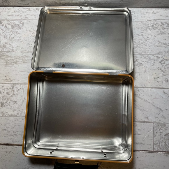 Pirates Skull Crossbones Kids lunch box tin Metal - Picture 10 of 12